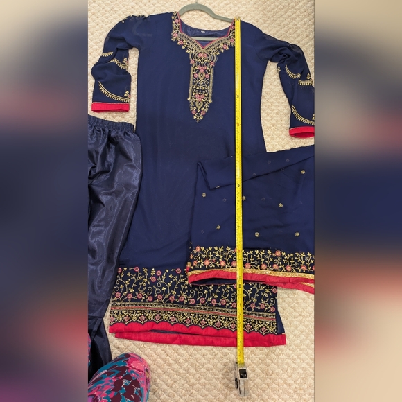 3-Piece Salwar Kameez Set Navy & Magenta Embroidered - Picture 10 of 13